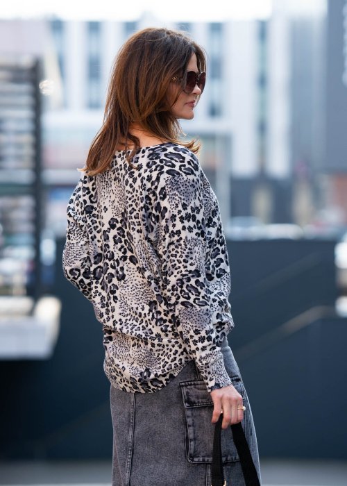sweter-leopard-charm (8).jpg