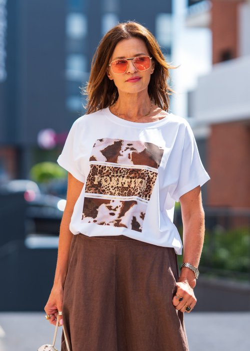 Bluzka-Positive-Attitude-Brown-Biala (6).jpg