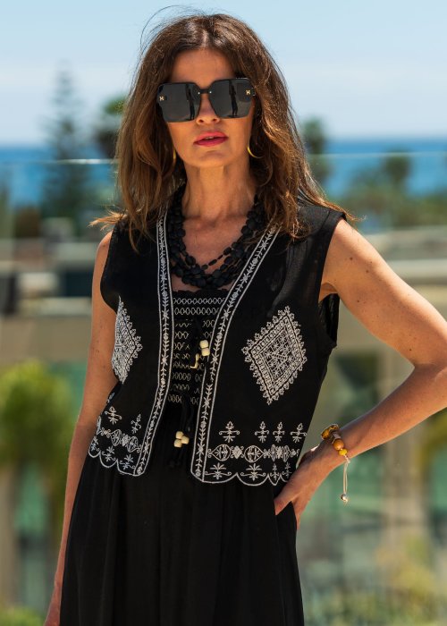 Sukienka-Boho-Twin-Czarna-z-Kamizelka (21).jpg