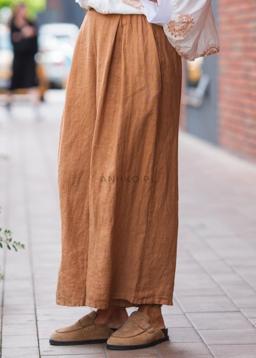 Spodnie damskie lniane w kolorze kamelowym, szerokie nogawki, długość do kostki, wysoki stan, styl boho casual