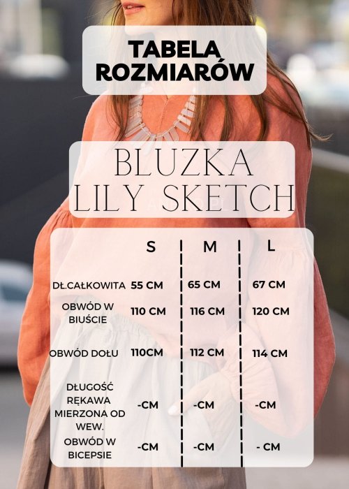 Biała bluzka z kołnierzykiem, w czarny, kwiatowy wzór.