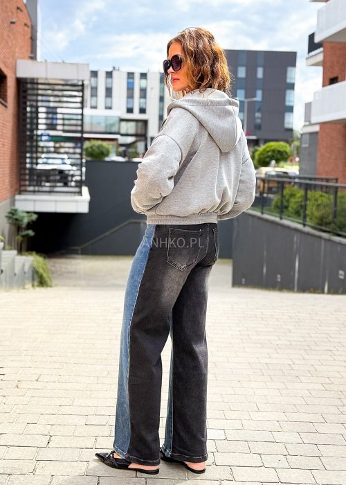 Szara bluza damska zapinana na zamek z kapturem, ozdobiona czarnymi lampasami z przodu, sportowy krój w stylu casual