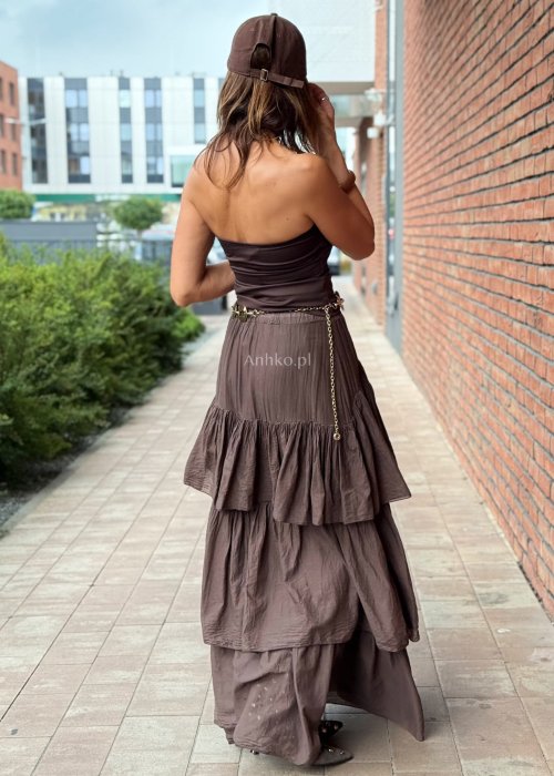 Brązowy dopasowany top bez ramiączek, gładki, o prostym kroju, minimalistyczna moda damska w stylu boho