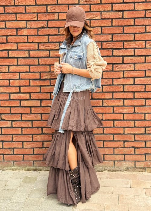 Jeansowa kamizelka damska z beżowymi dzianinowymi rękawami, oversize krój w stylu casual i boho