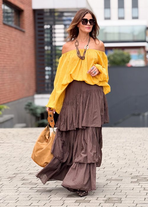 Żółta bluzka damska hiszpanka z odkrytymi ramionami, luźny oversize krój z szerokimi rękawami w stylu boho
