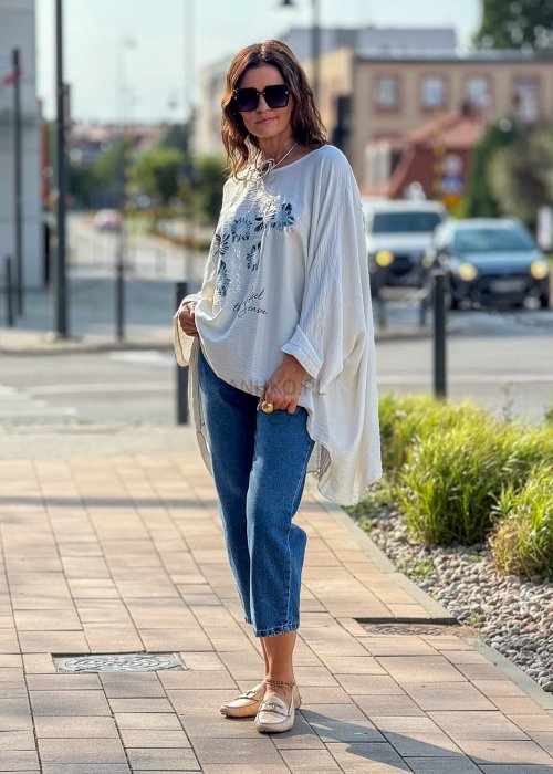 Granatowe jeansy damskie o prostym kroju 7/8, wysoki stan, klasyczny denim w stylu casual