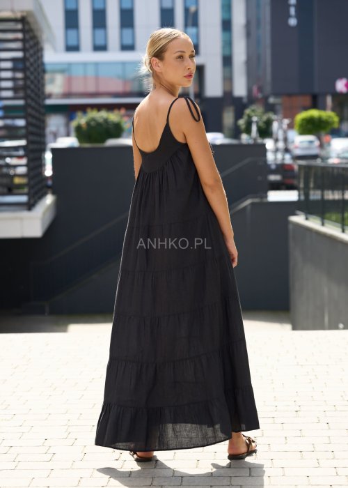 ALT: Czarna długa sukienka maxi na ramiączkach wiązanych, luźny krój boho z haftowaną górą, letnia moda damska