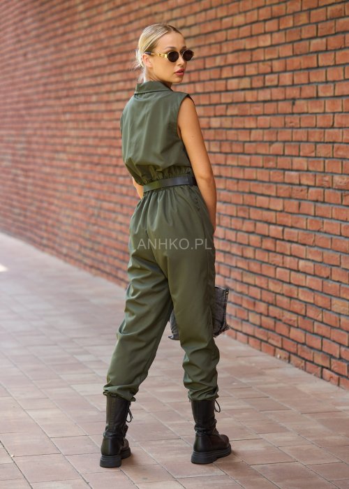 Kombinezon khaki damski bez rękawów z kołnierzykiem i kieszeniami, taliowany paskiem, styl militarny casual