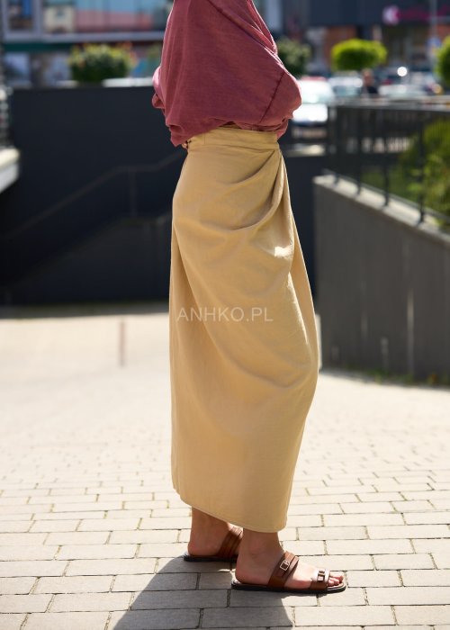 Beżowa spódnica damska midi z lnu, kopertowy krój z zakładkami, styl boho naturalny