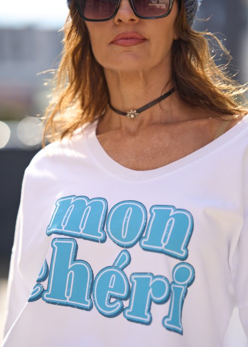 Czarny choker z perłą i srebrzystymi zdobieniami