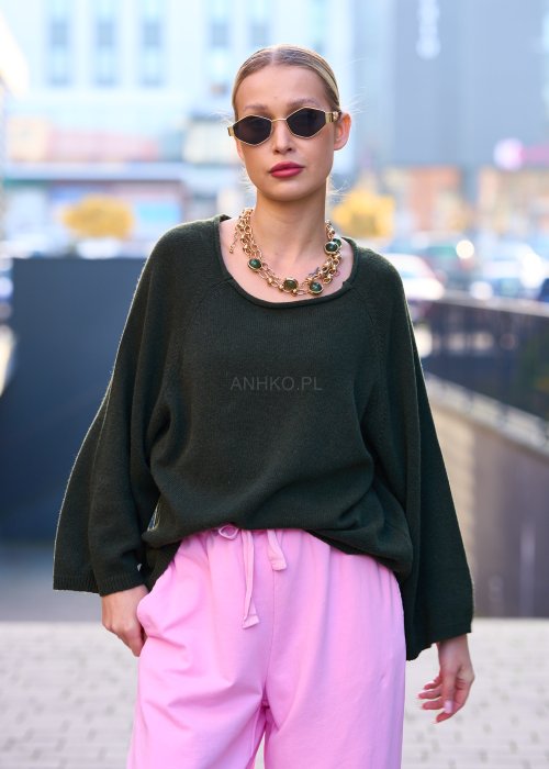 Miękki sweter damski Effortless z wełną i kaszmirem w jednolitym khaki o luźnym oversize kroju z raglanami