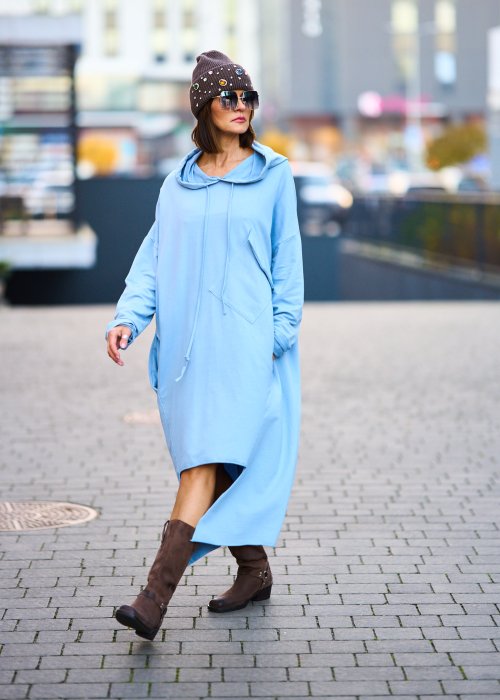 Jasnoniebieska długa bluza dresowa z kapturem i kieszenią kangurką