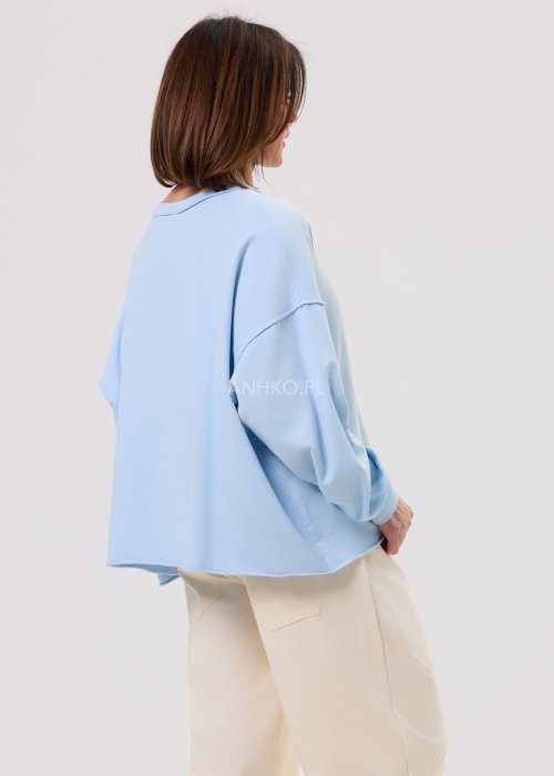 Damska bluzka Level 1 baby blue – oversize, długi rękaw z mankietem, okrągły dekolt, nadruk „Level 1” z przodu, miękka dzianina.