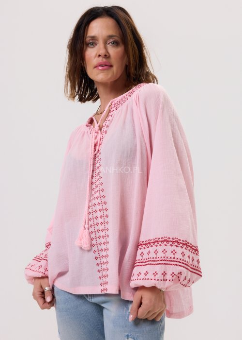Damska bluzka Boho Rosa różowa z haftem i wiązaniem z chwostami. Luźny fason w stylu boho.