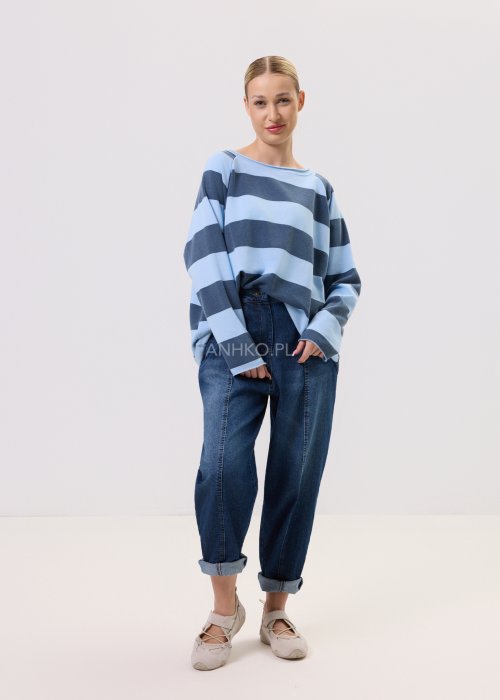Damskie jeansy Tapered Denim – fason tapered, wysoki stan, zwężana nogawka, zapięcie na guzik i suwak, kieszenie, klasyczny niebieski denim.
