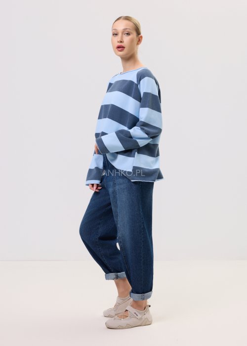 Damskie jeansy Tapered Denim – fason tapered, wysoki stan, zwężana nogawka, zapięcie na guzik i suwak, kieszenie, klasyczny niebieski denim.