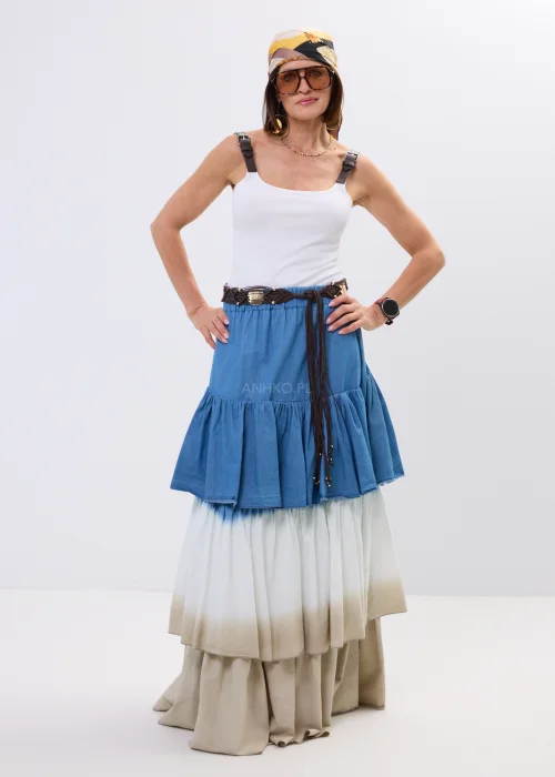 Pleciony pasek sznurkowy z ozdobnymi złotymi detalami w stylu boho. Lekki dodatek podkreślający talię i letnie stylizacje z sukienkami oraz spódnicami.