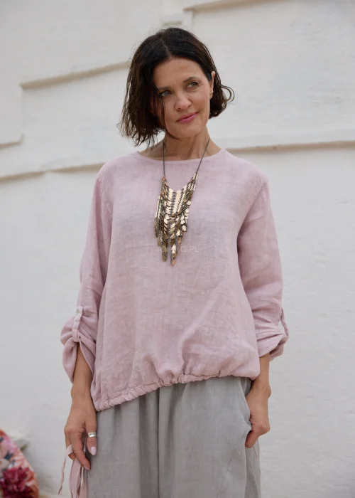 Naszyjnik kaskadowy w kolorze starego złota z wielowarstwowymi łańcuszkami i zawieszkami. Efektowna biżuteria damska w stylu boho, idealna do lnianych i eleganckich stylizacji.
