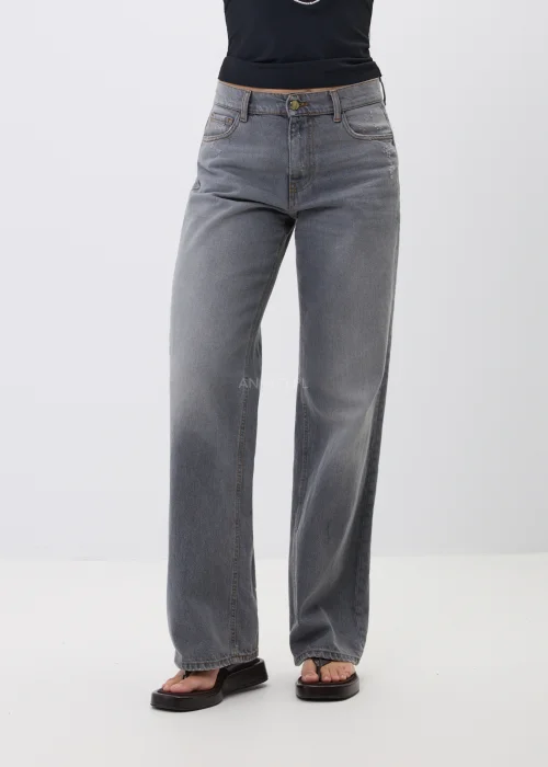Szare jeansy damskie z szeroką nogawką, modne spodnie denim z wysokim stanem i delikatnymi przetarciami do codziennych stylizacji.
