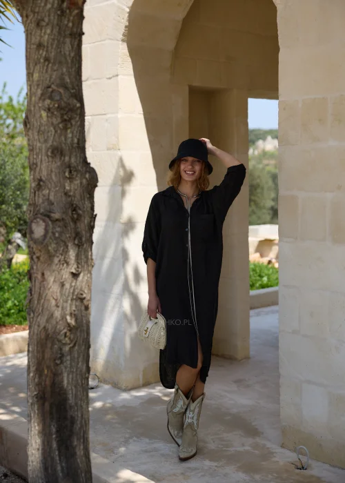 Czarna lniana sukienka koszulowa midi z kołnierzykiem i długim rękawem, luźny krój oversize w stylu boho
