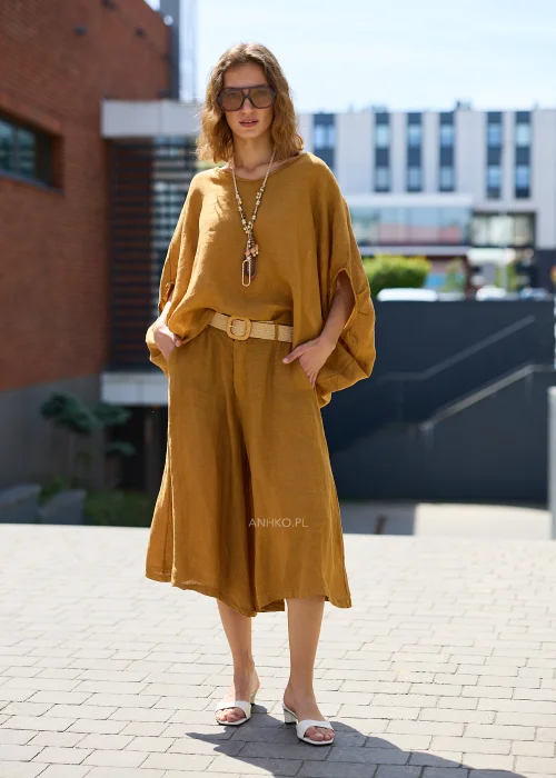 Musztardowa lniana bluzka oversize z szerokimi rękawami typu kimono i dekoltem w serek