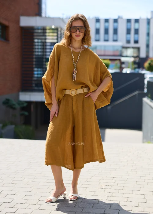 Musztardowa lniana bluzka oversize z szerokimi rękawami typu kimono i dekoltem w serek