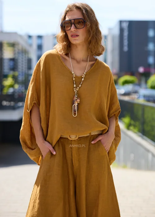 Musztardowa lniana bluzka oversize z szerokimi rękawami typu kimono i dekoltem w serek